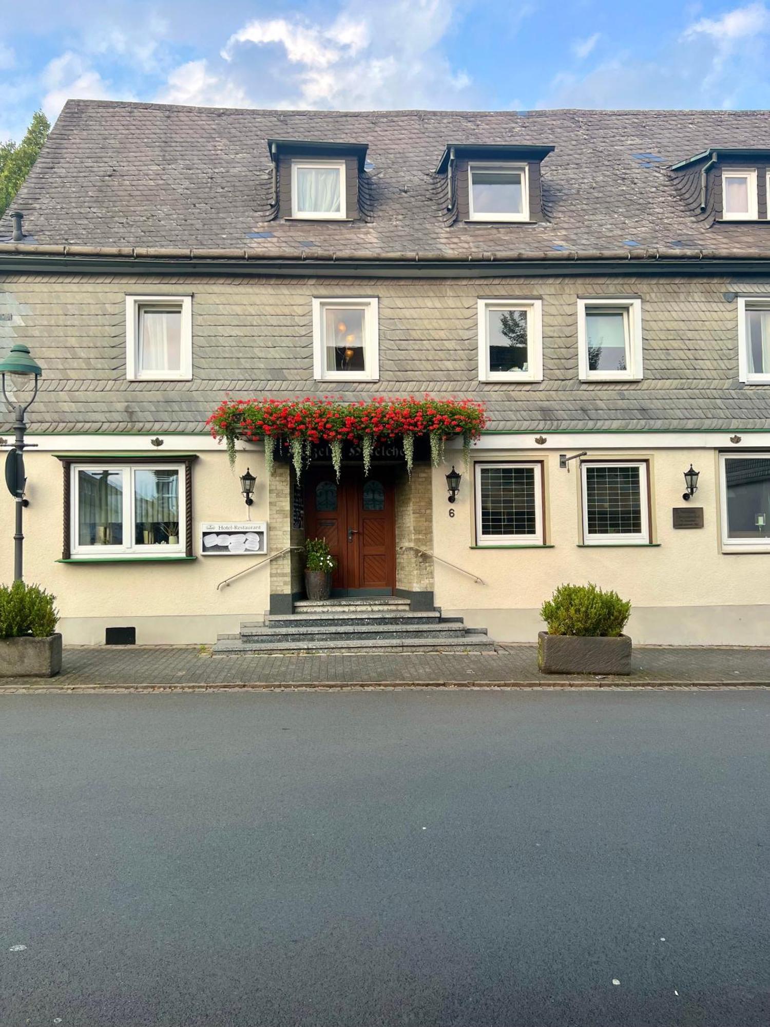 Hetzel'S Hotelchen Olpe bei Meschede Exterior foto