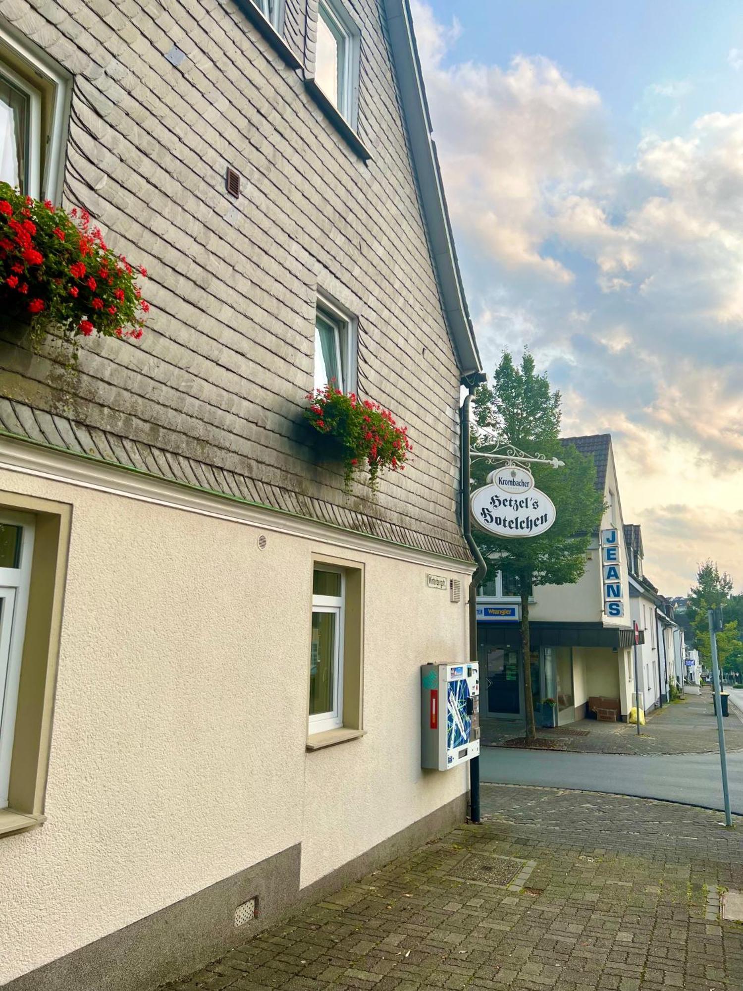 Hetzel'S Hotelchen Olpe bei Meschede Exterior foto